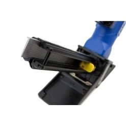 Pneumatic 18-Gauge L-Cleat Flooring Nailer with Fiberglass Mallet and Padded Bag by Estwing -Graintex Sales estwing floor nailers ef18glcn 4f 1000