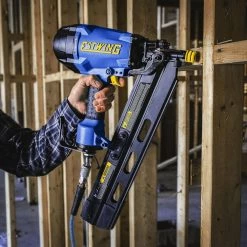 Pneumatic 21 Degrees Full Head Framing Nailer with Padded Bag by Estwing 19 Pneumatic 21 Degrees Full Head Framing Nailer with Padded Bag by Estwing -Graintex Sales estwing framing nailers efr2190 44 1000
